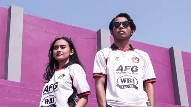 Perkenalan jersey Persik Kediri. (Bola.com/Gatot Sumitro)