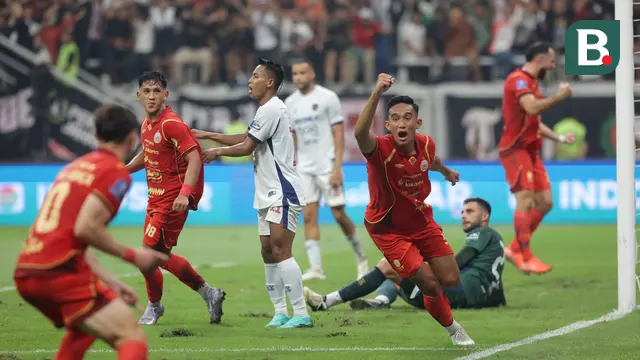 Bek Persija Jakarta, Rizky Ridho, berselebrasi setelah mencetak gol ke gawang Persita Tangerang dalam laga pekan pertama BRI Super League 2025/2026 di Jakarta International Stadium (JIS), Minggu (10/8/2025) malam WIB. (Bola.com/M. Iqbal Ichsan)