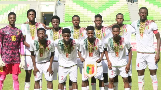 Starting XI Timnas Mali U-17 saat menghadapi Timnas Uzbekistan U-17 dalam laga perdana Piala Kemerdekaan 2025 di Stadion Utama Sumatera Utara, Deli Serdang, Selasa (12/8/2025). (Dok. Piala Kemerdekaan).