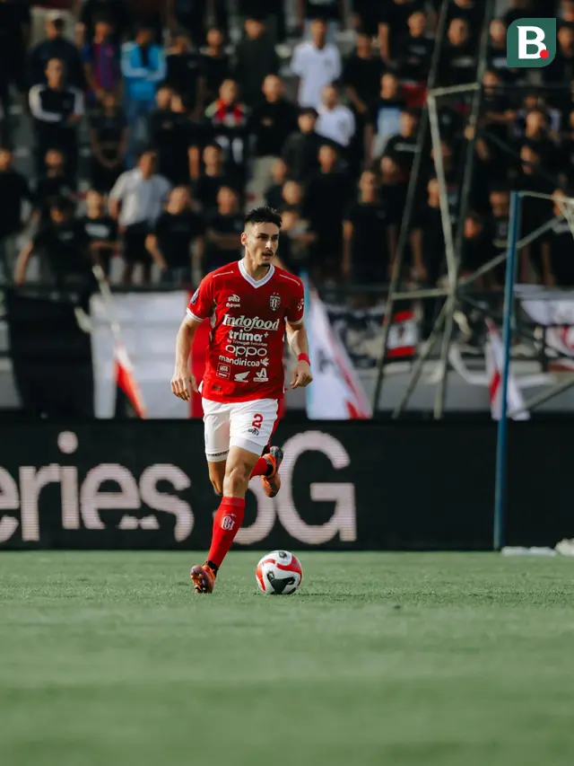 Joao Ferrari saat menjalani debut di Bali United pada laga perdana BRI Super League musim 2025/2026 yang dihelat di Stadion Kapten Wayan Dipta, Gianyar, Bali, Minggu (10/8/2025). (Bola.com/Nandang Permana)