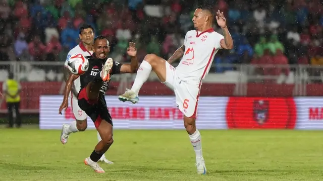 Duel Malut United vs Bali United pada pekan kedua BRI Super League 2025/2026 di Stadion Gelora Kie Raha, Ternate, Jumat (16/8/2025). (Dok. Malut United)