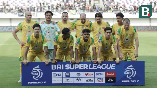 Starting XI Persebaya Surabaya saat bertandang ke markas Persita Tangerang dalam laga pekan kedua BRI Super League 2025/2026, Sabtu (16/8/2025). (Bola.comAbdul Aziz).