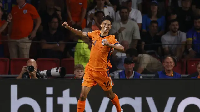 Momen pemain Timnas Belanda Tijjani Reijnders mencetak gol ke gawang Bosnia. (Pieter Stam de Jonge / ANP / AFP)