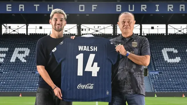Sandy Walsh diperkenalkan sebagai pemain baru Buriram United, Selasa (19/8/2025). (Dok. Buriram United).