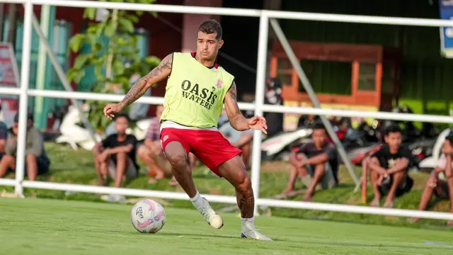Striker Persijap Jepara, Carlos Henrique Franca. (Bola.com/Nandang Permana)