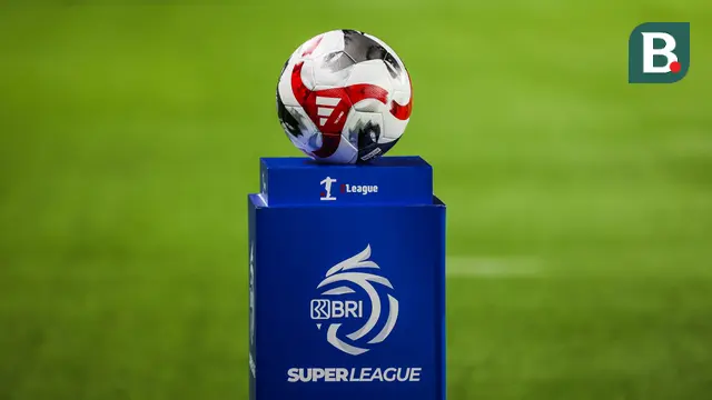 Penampakan bola yang di pakai pada BRI Super League 2025/2026. (Bola.com/Abdul Aziz) 