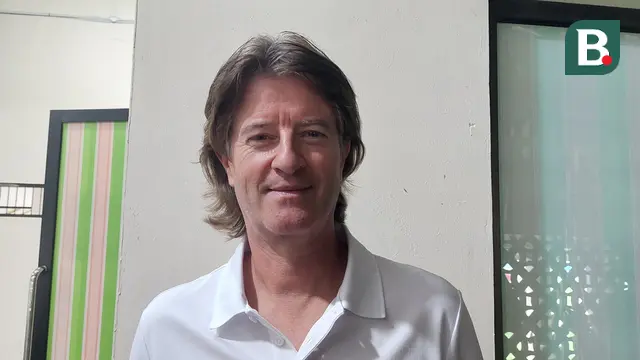 Manajer teknis PSS Sleman, Pieter Huistra (Bola.com/Ana Dewi)