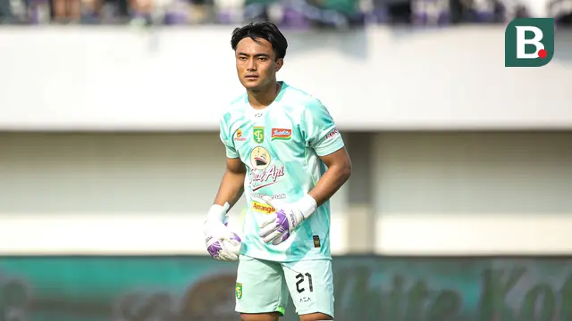 Pemain Persebaya Surabaya, Ernando Ari pada saat berhadapan dengan Persita Tangerang pada pekan kedua BRI Super League 2025/2026 di Indomilk Arena, Sabtu (16/8/2025). (Bola.com/ Abdul Aziz)