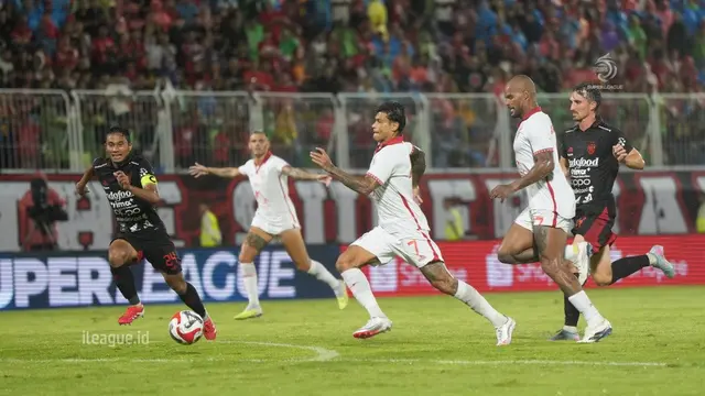 Pertandingan BRI Super League 2025/26 Malut United vs Bali United di Stadion Kie Raha, Jumat (15-8-2025). (Dok. I.League)