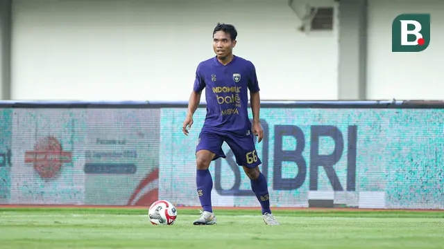 Pemain Persita Tangerang, Mario Jardel saat berhadapan dengan Persebaya Surabaya pada pekan kedua BRI Super League 2025/2026 di Indomilk Arena, Sabtu (16/8/2025). (Bola.com/ Abdul Aziz)