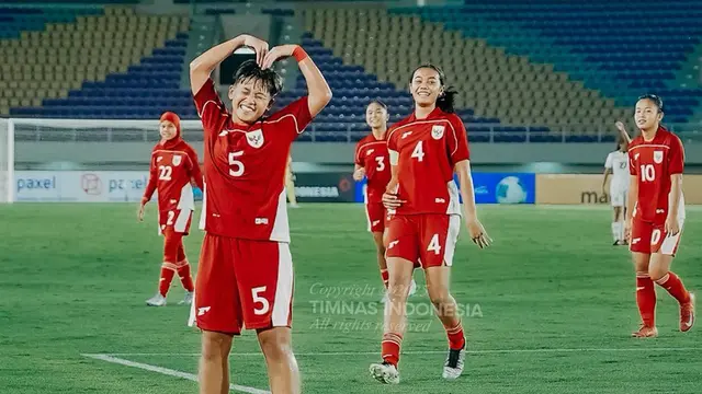 Nasywa Salsabila Fatah menjadi pemain paling produktif pada laga tersebut. Ia berhasil mencetak hattrick melalui golnya pada menit ke-14, ke-23, dan ke-36. (@TimnasIndonesia)
