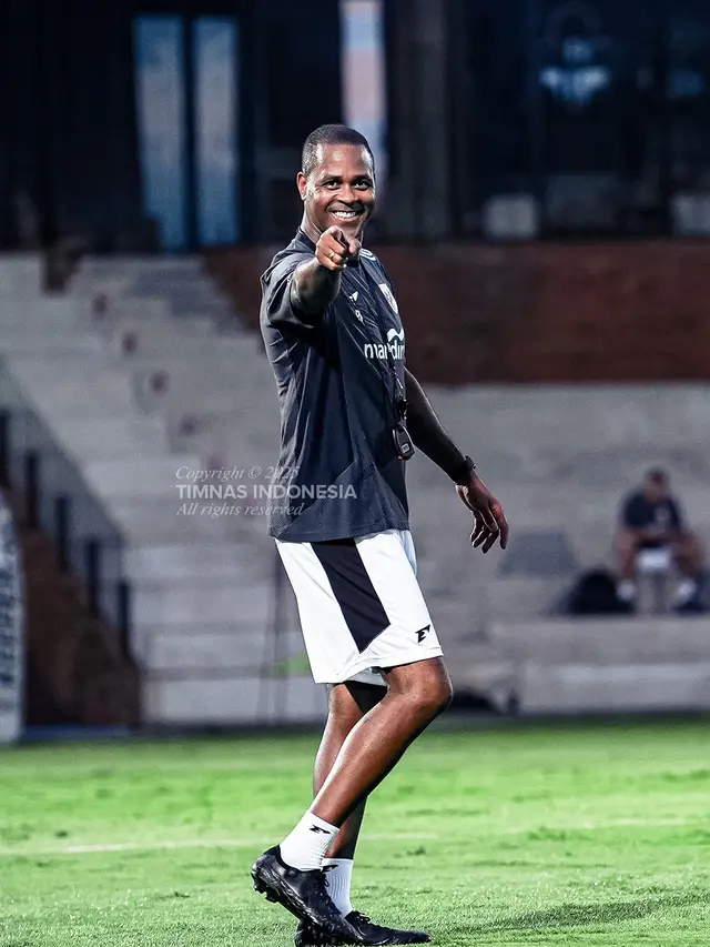 Pelatih Timnas Indonesia Patrick Kluivert dalam menjalani pemusatan latihan di Bali United Training Center, Senin (26/5/2025). (Dok. Timnas Indonesia)
