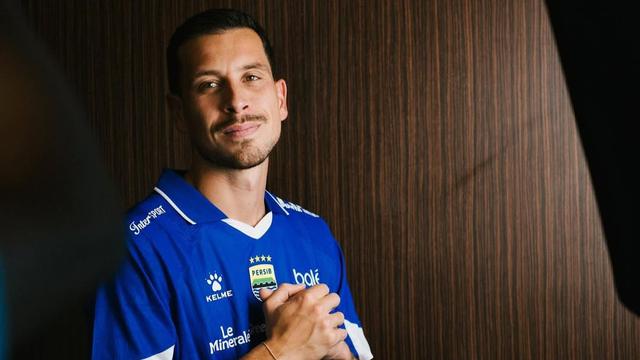 Thom Haye menjadi bagian dari Persib Bandung mulai musim 2025/2026. (Instagram Thom Haye).