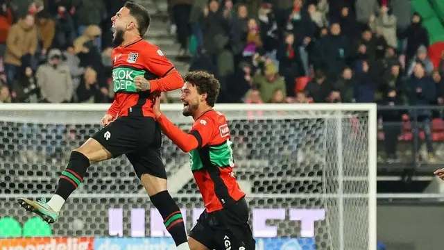 Aksi pemain keturunan Aceh, Calvin Verdonk (kiri) bersama NEC Nijmegen (Dok. Instagram/c.verdonk)