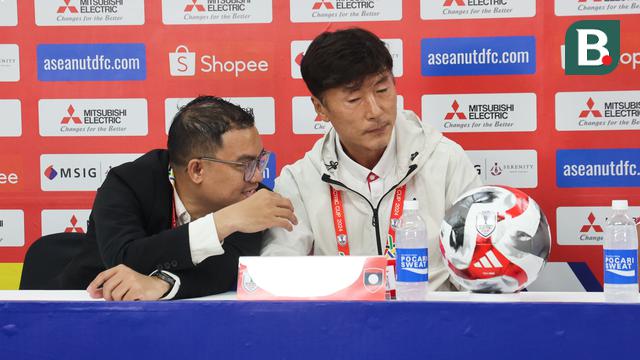 Pelatih Timnas Laos, Ha Hyeok-Jun. (Bola.com/Abdul Azis)