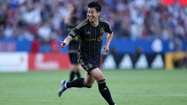 Son Heung-Min #7 dari LAFC merayakan gol pembuka dalam pertandingan MLS antara FC Dallas dan Los Angeles Football Club di Stadion Toyota pada 23 Agustus 2025 di Frisco, Texas. (Omar Vega/Getty Images via AFP)