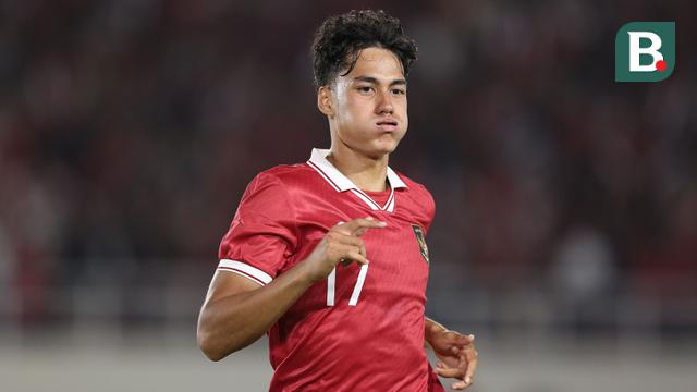 Selebrasi pemain Timnas Indonesia U-23, Rafael William Struick setelah mencetak gol ke gawang Chinese Taipei U-23 dalam pertandingan Grup K Kualifikasi Piala Asia U-23 2024 di Stadion Manahan, Solo, Sabtu (9/9/2023). (Bola.com/Arief Bagus)