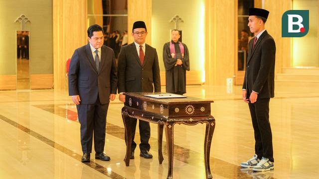Miliano Jonathans menjalani proses pengambilan sumpah WNI di kantor Kementerian Hukum, Jakarta, Rabu (3/9/2025). (Bola.com/Bagaskara Lazuardi).