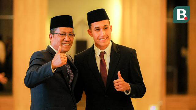 Supratman Andi Agtas dan Miliano Jonathans setelah proses pengambilan sumpah di Kantor Kementerian Hukum, Jakarta, Rabu (3/9/2025). (Bola.com/Bagaskara Lazuardi).