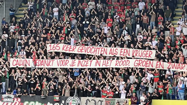 Pesan suporter NEC Nijmegen untuk Calvin Verdonk dalam laga di kandang Fortuna Sittard, Minggu (31/8/2025). (X/Maurice De Mandt)