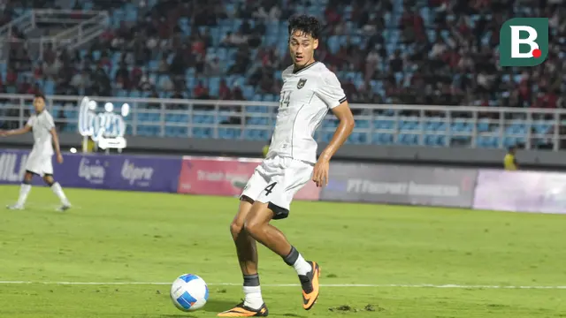 Rafael Struick beraksi dalam duel Timnas Indonesia U-23 melawan Laos U-23 pada Grup J Kualifikasi Piala Asia U-23 2026 di Stadion Gelora Delta, Sidoarjo, Rabu (3/9/2025). (Bola.com/Wahyu Pratama)