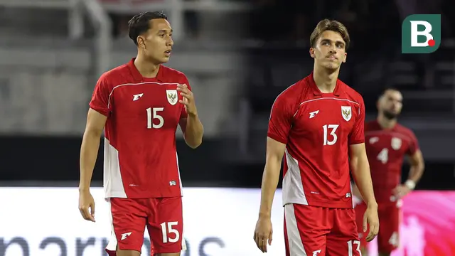 Dua pemain naturalisasi baru Timnas Indonesia, Milano Jonathans (kiri) dan Mauro Zijlstra melakoni laga debut saat FIFA Matchday melawan Chinese Taipei di Stadion Gelora Bung Tomo (GBT), Surabaya, Jumat (05/09/2025). (Bola.com/Abdul Aziz)