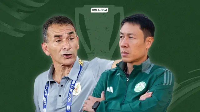 Duel Antarpelatih Timnas Indonesia U-23 vs Macau - Gerald Vanenburg vs Kwok Kar Lok Kenneth. (Bola.com/Gregah Nurikhsani)