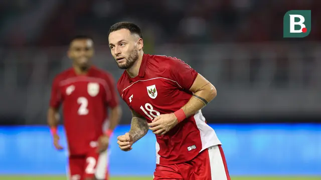 Pemain Timnas Indonesia, Marc Klok, melakukan selebrasi setelah mencetak gol ke gawang Chinese Taipei dalam laga FIFA Matchday di Stadion Gelora Bung Tomo (GBT), Surabaya, Jumat (05/09/2025). (Bola.com/Abdul Aziz)