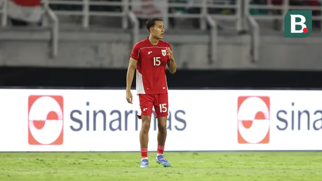 Pemain Timnas Indonesia, Miliano Jonathans melakukan laga debut saat FIFA Matchday melawan Chinese Taipei di Stadion Gelora Bung Tomo (GBT), Surabaya, Jumat (05/09/2025). (Bola.com/Abdul Aziz)
