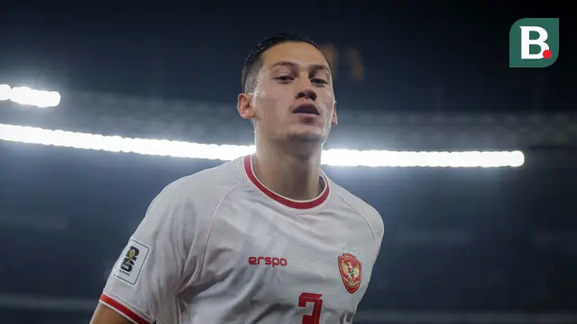 Pemain Timnas Indonesia, Jay Idzes, saat melawan Australia pada laga kedua Grup C Kualifikasi Piala Dunia 2026 Zona Asia di Stadion Utama Gelora Bung Karno (SUGBK), Jakarta Pusat, pada Selasa (10/9/2024). (Bola.com/Bagaskara Lazuardi)