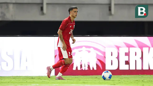 Bek Timnas Indonesia, Eliano Reijnders, menyumbangkan satu gol saat timnya melumat Chinese Taipei dengan skor 6-0 di Stadion Gelora Bung Tomo (GBT), Surabaya, Jawa Timur, Jumat (5/9/2025) malam WIB. (Bola.com/Abdul Aziz)