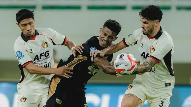 Pertandingan Persik Kediri melawan Dewa United pada pekan ketiga BRI Super League 2025/2026 di Banten International Stadium Serang. (dok. Dewa United)