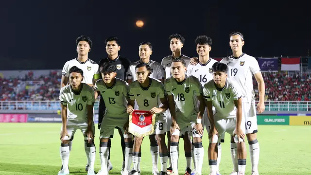 Timnas Indonesia U-23 saat menghadapi Korea Selatan dalam laga terakhir Kualifikasi Piala Asia U-23 2026 di Stadion Gelora Delta, Sidoarjo, Selasa (9/9/2025). (Bola.com/Abdul Aziz)