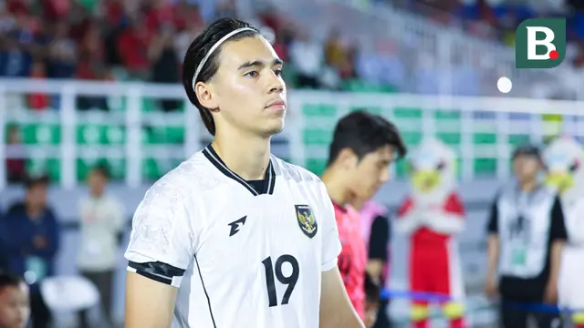Pemain Timnas Indonesia U-23, Dion Markx, saat melawan Timnas Korea Selatan U-23 dalam laga terakhir Grup J Kualifikasi Piala Asia U-23 2025 di Stadion Gelora Delta, Sidoarjo, Jawa Timur pada Selasa (9/9/2025) malam WIB. (Bola.com/Abdul Aziz)