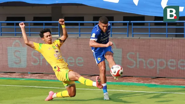 Persib Bandung berhasil menyabet kemenangan dalam laga lanjutan BRI Super League 2025/2026 saat menjamu Persebaya Surabaya di Stadion Gelora Bandung Lautan Api, Bandung, Jumat (12/09/2025). (Bola.com/Erwin Snaz)