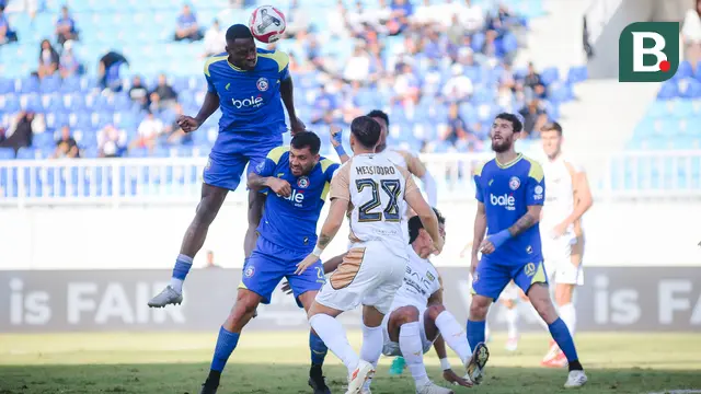 Arema FC Vs Dewa United. (Bola.com/Iwan Setiawan).