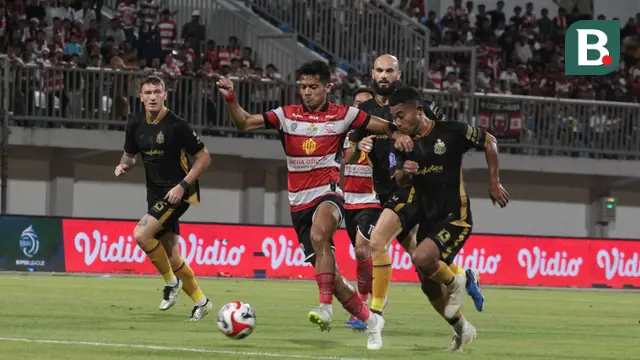 Madura United harus puas bermain imbang tanpa gol kontra Bhayangkara Presisi Lampung FC pada laga pekan kelima BRI Super League musim ini di Gelora Madura Ratu Pamellingan, Pamekasan, Jumat (12/9/2025) malam WIB. (Bola.com/Wahyu Pratama)