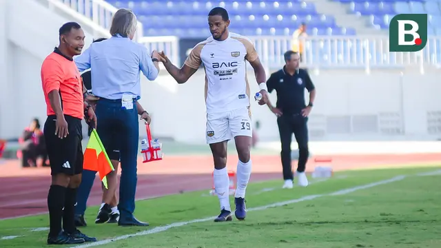 Dewa United berhasil meraih kemenangan keduanya di BRI Super League 2025/2026 di Stadion Kanjuruhan, Kabupaten Malang, Sabtu (13/9/2025), Dewa United menang 2-1 atas Arema FC. (Bola.com/Iwan Setiawan)