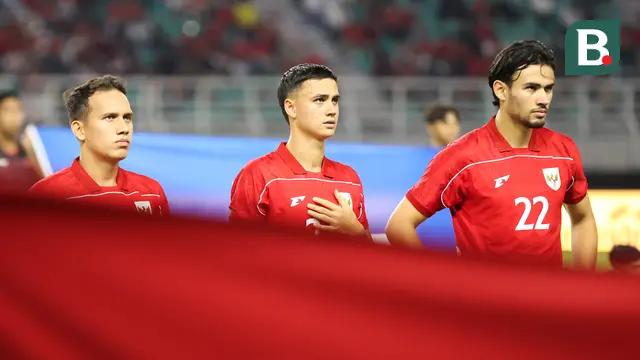 Pemain Timnas Indonesia, Eliano Reijnders, Nathan Tjoe A-On, dan Egy Maulana Vikri laga FIFA Matchday melawan Chinese Taipei di Stadion Gelora Bung Tomo (GBT), Surabaya, Jumat (06/07/2025). (Bola.com/Abdul Aziz)