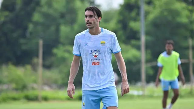 Andrew Patrick Jung, penyerang asal Prancis milik Persib Bandung yang baru gabung di BRI Super League 2025/26. (Dok. ileague.id)