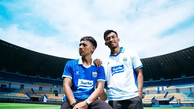 Persib resmi memperkenalkan jersey terbaru yang akan digunakan pada kompetisi AFC Champions League 2025/2026.