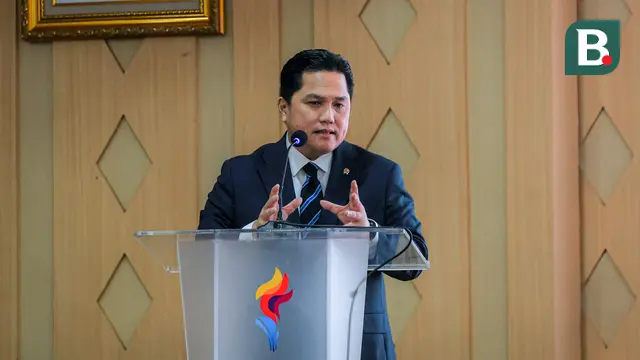 Erick Thohir menyampaikan pidato pertamanya setelah menjadi Menpora Republik Indonesia di kantor Kemenpora, Jakarta, Kamis (18/9/2025). (Bola.com/Bagaskara Lazuardi)
