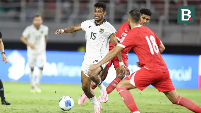 Gelandang Timnas Indonesia, Ricky Kambuaya, dalam laga melawan Lebanon di Stadion Gelora Bung Tomo, Surabaya, Senin (8/9/2025). (Bola.com/Abdul Aziz)