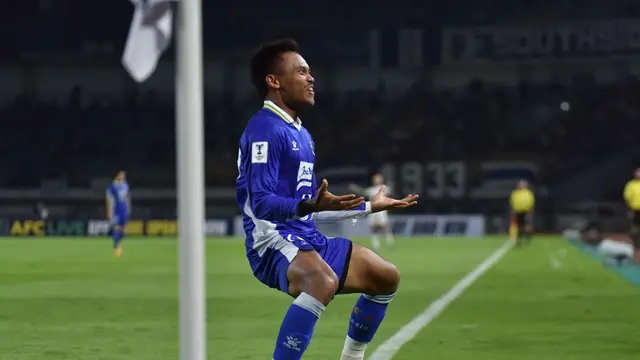 Saddil Ramdani merayakan golnya pada laga AFC Champions League Two antara Persib Bandung vs Lion City Sailors - PERSIB.co.id/Barly Isham