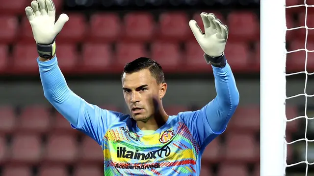 Emil Audero Mulyadi beraksi membela Cremonese di Serie A 2025/2026). (Doc Cremonese)
