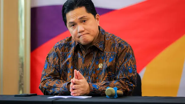 Menteri Pemuda dan Olahraga Republik Indonesia (Menpora RI), Erick Thohir secara resmi mengumumkan pencabutan Peraturan Menteri Pemuda dan Olahraga (Permenpora) Nomor 14 Tahun 2024. (Bola.com/Bagaskara Lazuardi)
