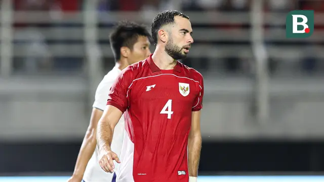 Pemain Timnas Indonesia, Jordi Amat, saat laga FIFA Matchday melawan Chinese Taipei di Stadion Gelora Bung Tomo (GBT), Surabaya, Jumat (05/08/2025). (Bola.com/Abdul Aziz)