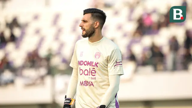 Pemain Persita Tangerang, Igor Rodrigues saat berhadapan dengan Persebaya Surabaya pada pekan kedua BRI Super League 2025/2026 di Indomilk Arena, Sabtu (16/8/2025). (Bola.com/ Abdul Aziz)