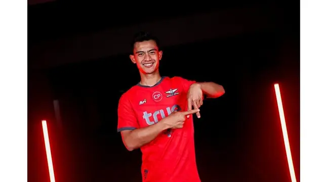 Momen Pratama Arhan gabung ke Bangkok United. (sumber: Instagram/pratamaarhan8)