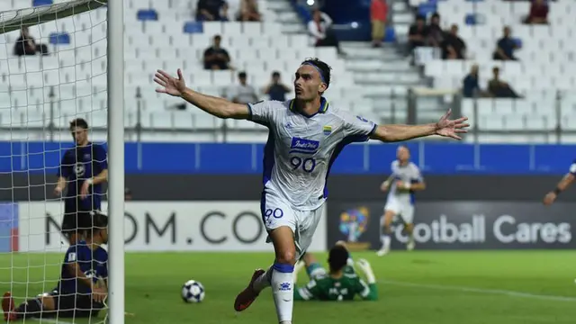 Aksi penyerang Persib Bandung, Andrew Jung, pada laga melawan Bangkok United di AFC Champions League Two 2025/2026 - Dok. Persib Bandung